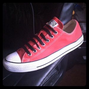 Red Converse Chucks Low Tops